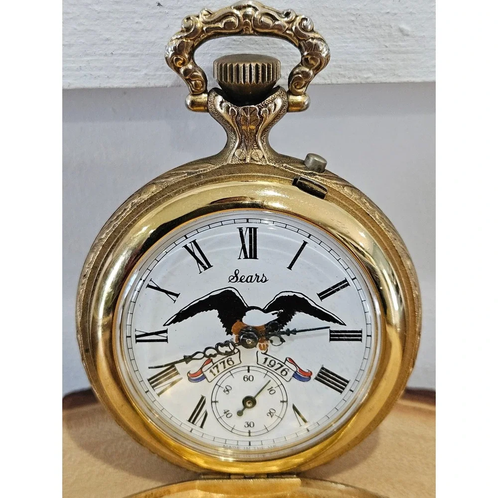 RARE VTG Sears Bicentennial Pocket Watch Washington Crossing Delaware Gold Tone